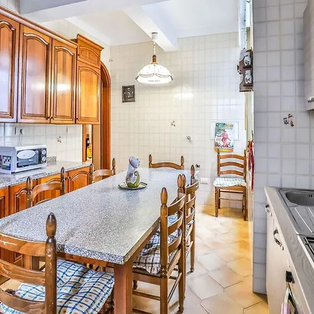 With 4 Bedrooms In Amalfi
