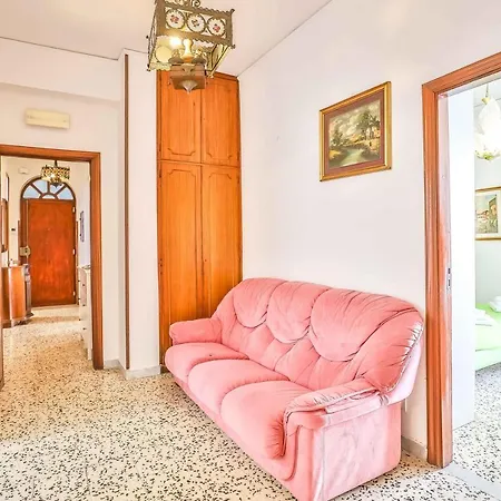 With 4 Bedrooms In